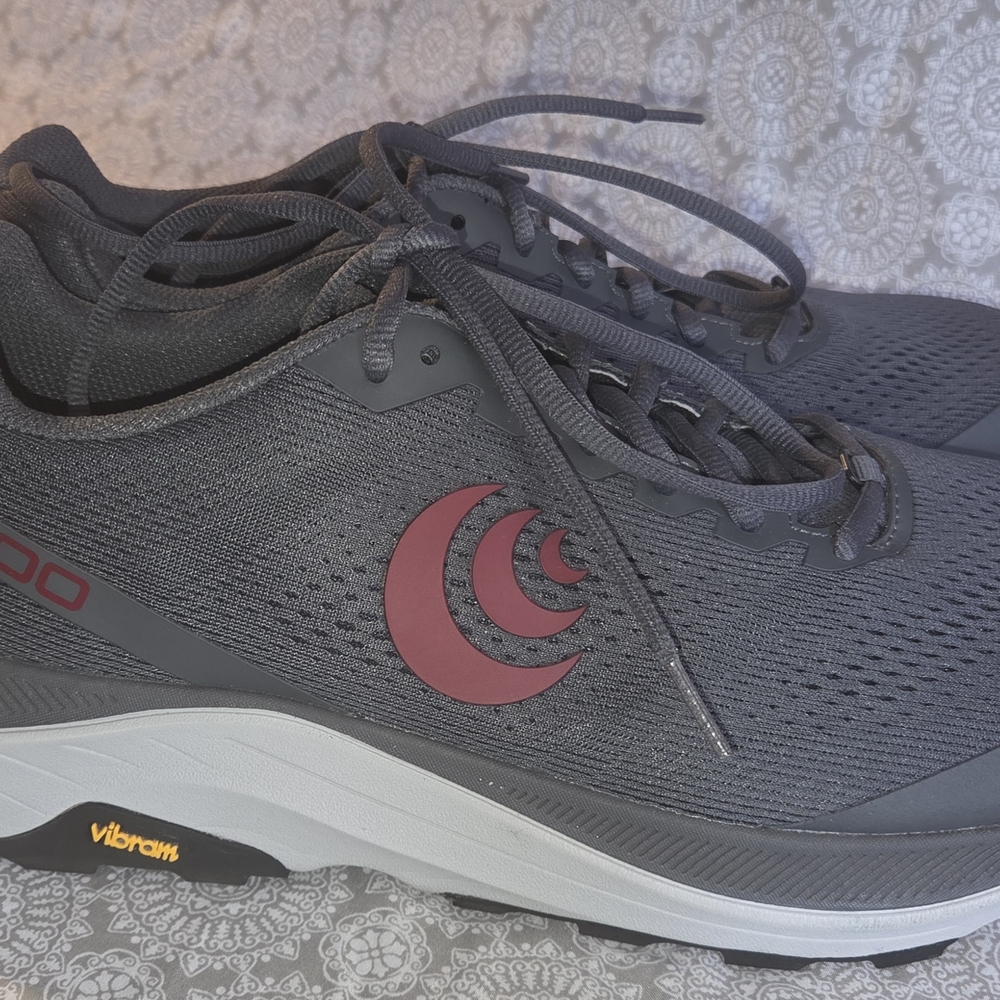 Men's Gray and Red Athletic Shoes